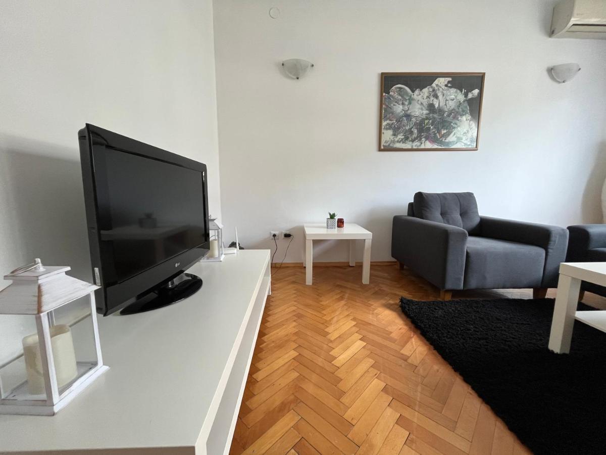 M - Square Private Rooms Скопие Екстериор снимка