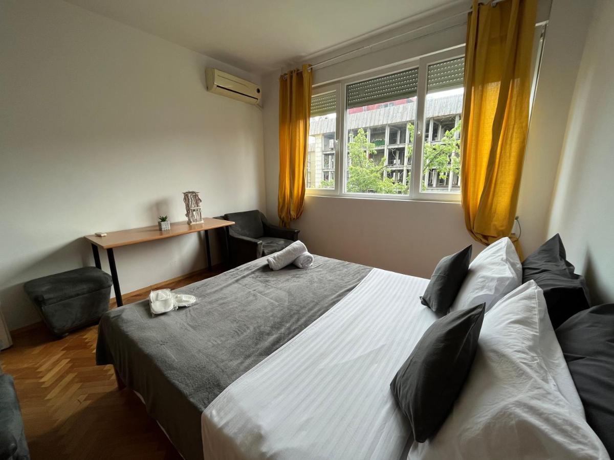 M - Square Private Rooms Скопие Екстериор снимка