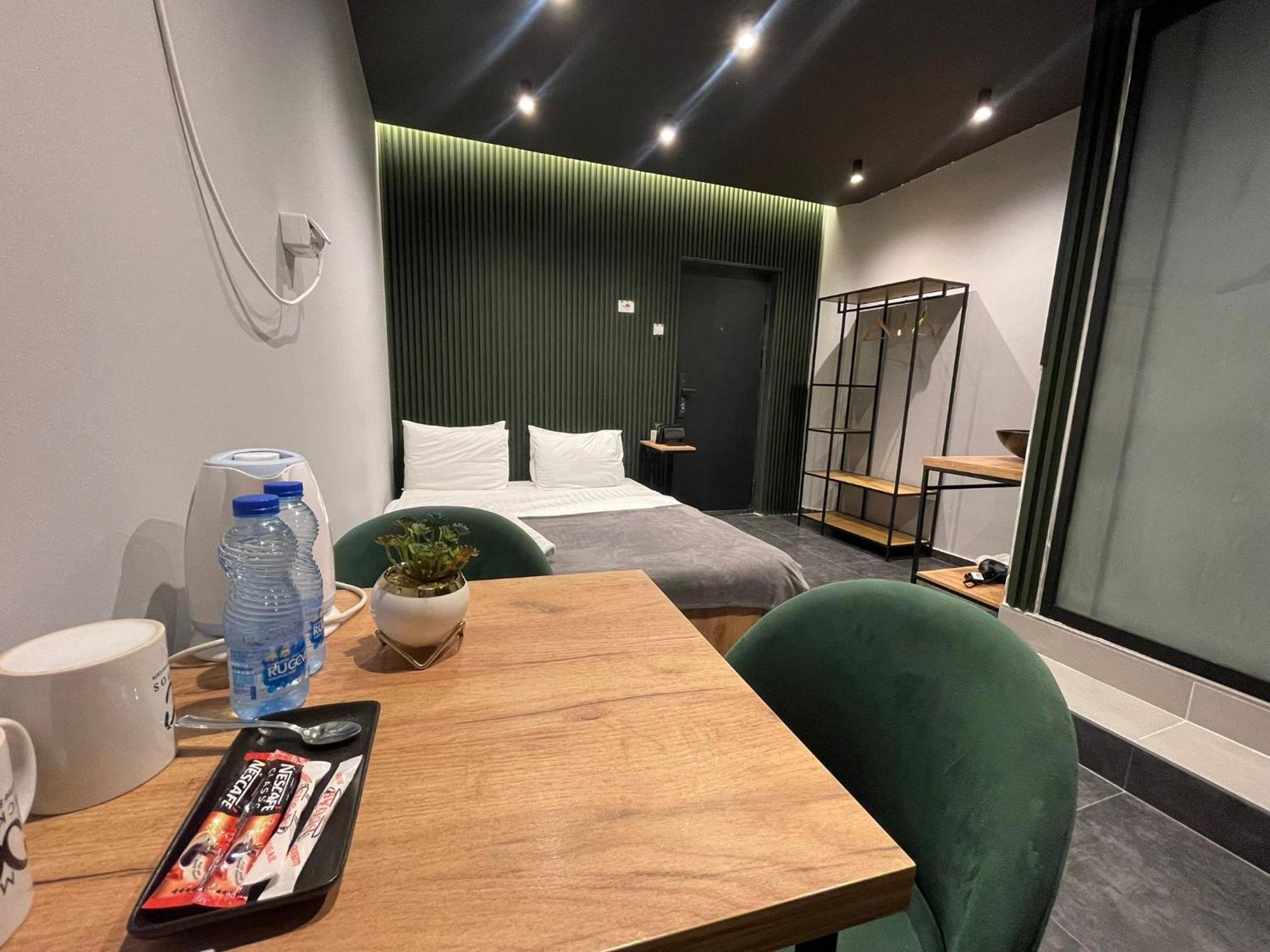 M - Square Private Rooms Скопие Стая снимка