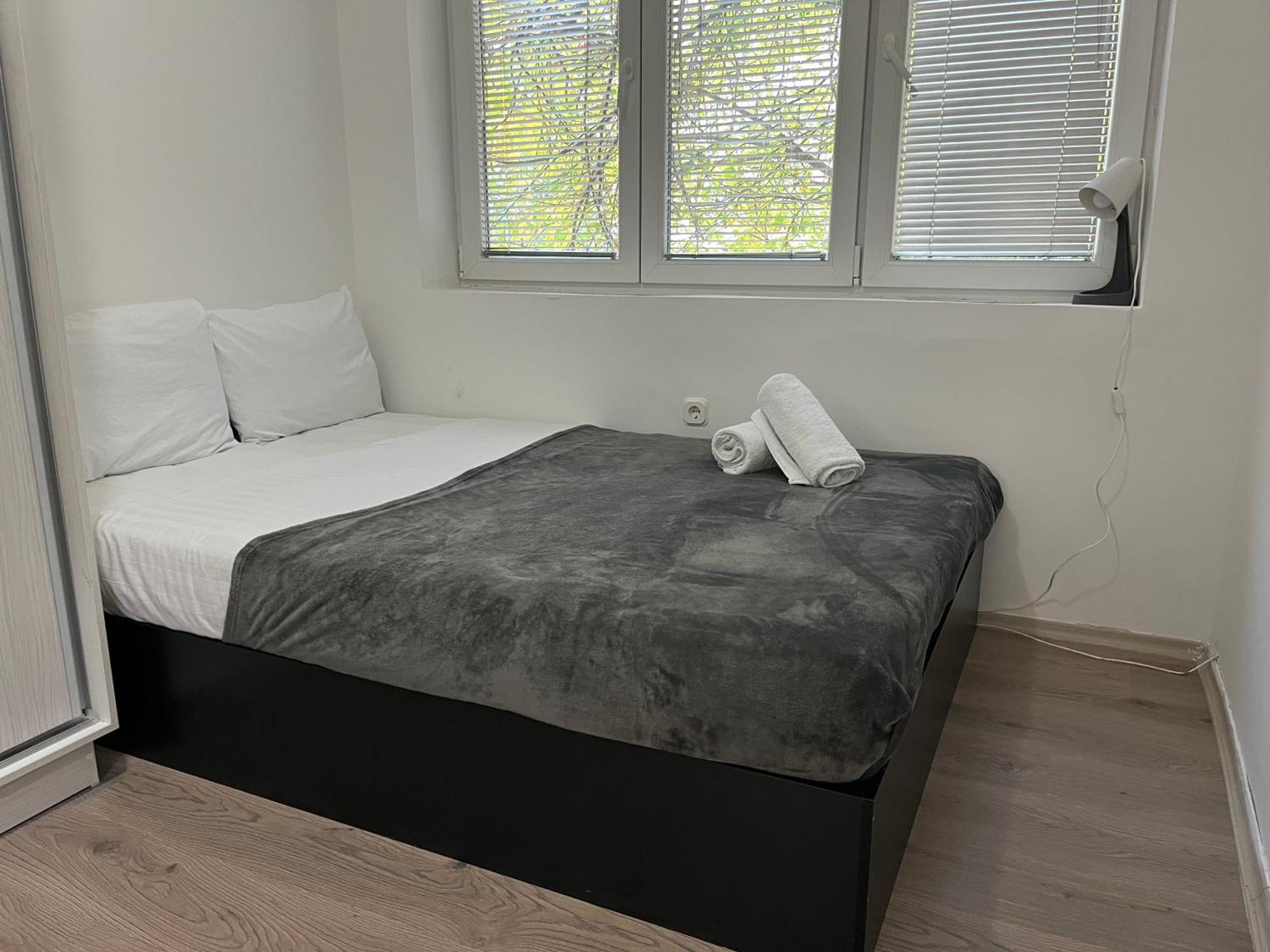 M - Square Private Rooms Скопие Стая снимка