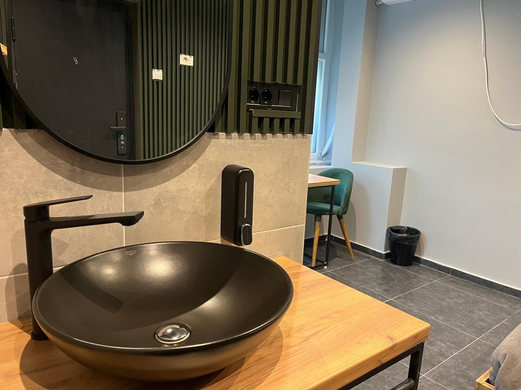 M - Square Private Rooms Скопие Стая снимка